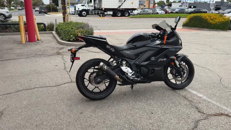 Used 2023 Yamaha YZF-R3 ABS Image 9