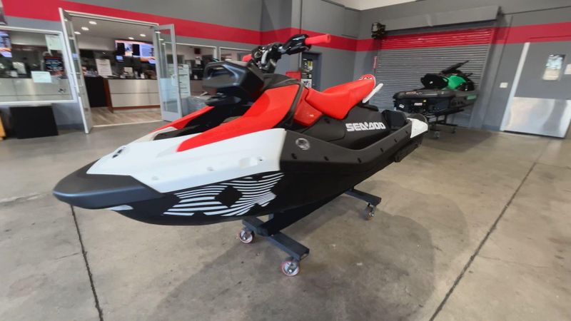 New 2026 Sea-Doo SPARK FOR 3 90 TRIXX (SOUND SYSTEM) Image 4