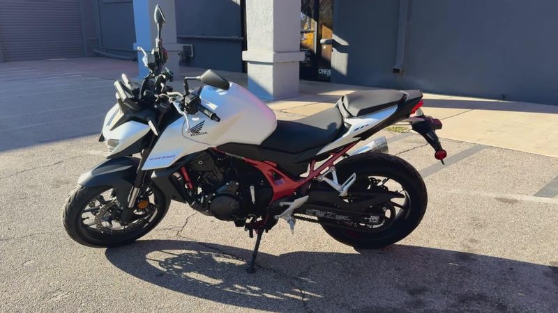 Used 2025 Honda CB750 HORNET Image 5