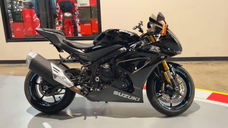 Used 2024 Suzuki GSX-R1000R CA Image 6