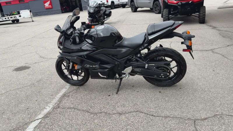 Used 2023 Yamaha YZF-R3 ABS Image 6
