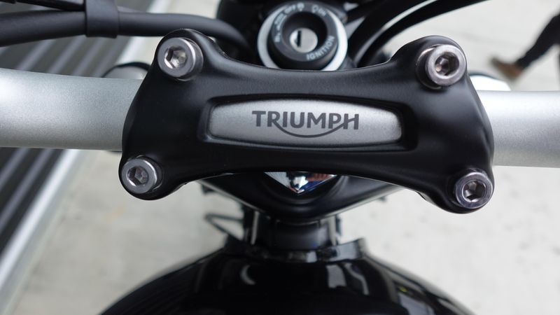2024 Triumph SCRAMBLER 900  Stealth Edition 
