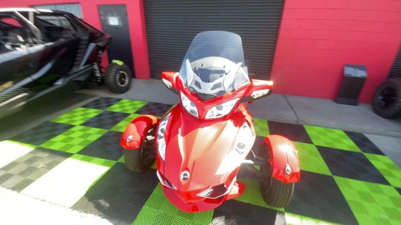 Used 2012 Can-Am RD SPYDER RT-S 991 Image 9