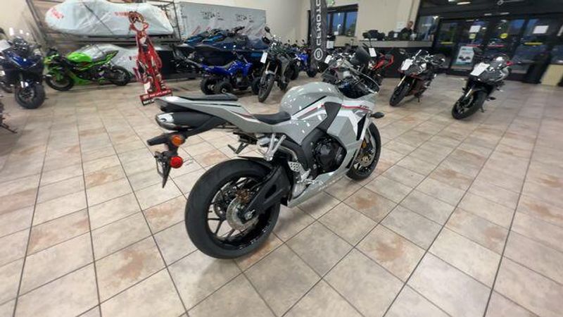 New 2026 Honda CBR600RR Image 4