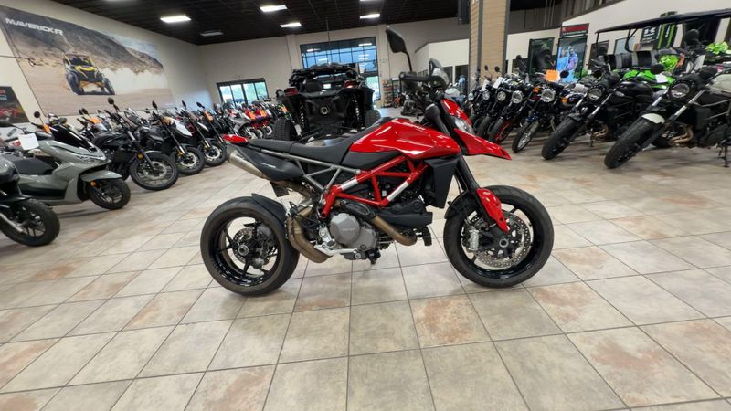 Used 2020 Ducati HYPERMOTARD 950 Image 2