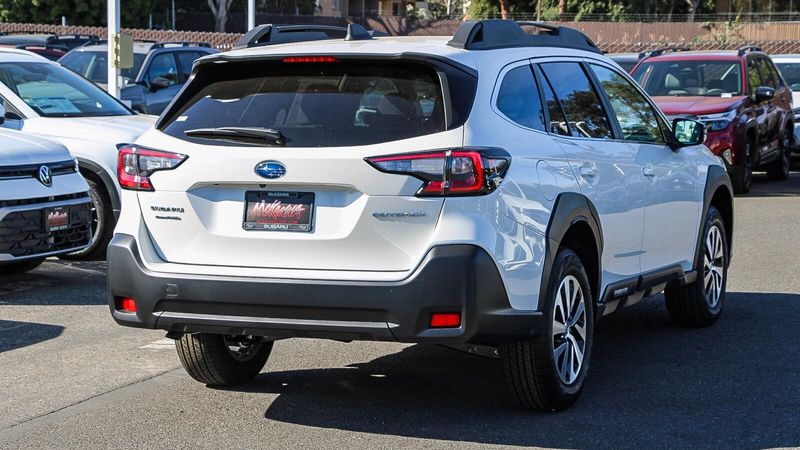 2025 Subaru Outback PremiumImage 4
