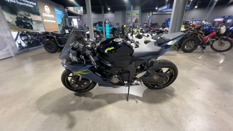 Used 2023 Kawasaki NINJA ZX-6R ABS Image 5