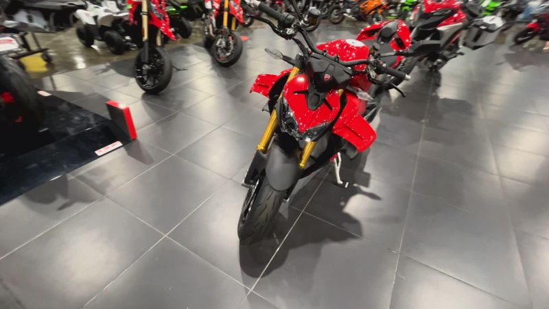 New 2025 Ducati STREETFIGHTER V4 S 3G Image 3
