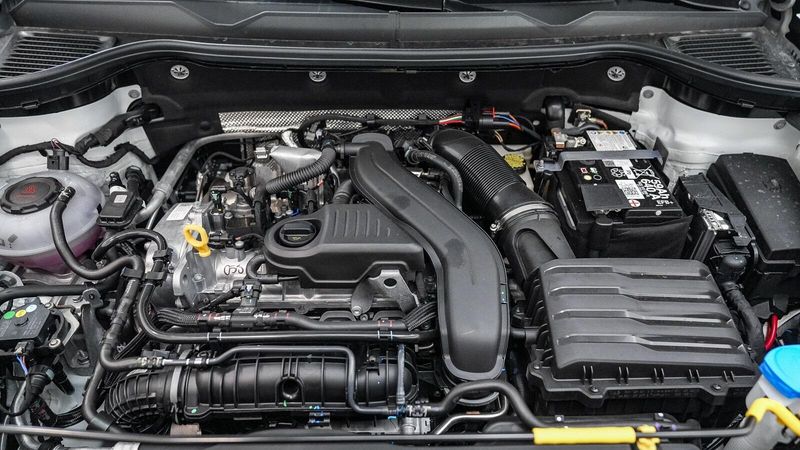 New 2025 Volkswagen Taos 1.5T SEImage 12