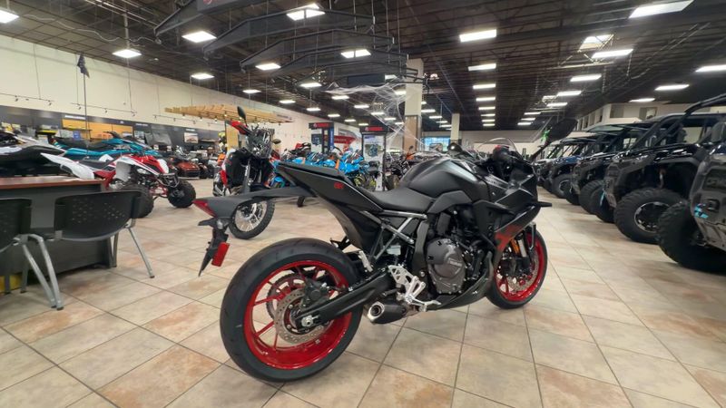 New 2027 Suzuki GSX-8R Image 9