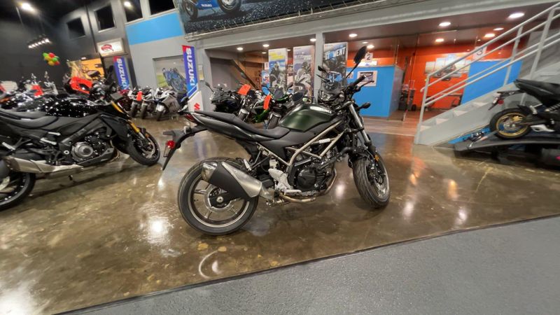 2025 Suzuki SV650 ABS  in a GREEN/BLACK exterior color. Del Amo Motorsports of Redondo Beach (424) 390-7811 delamomotorsports.com 
