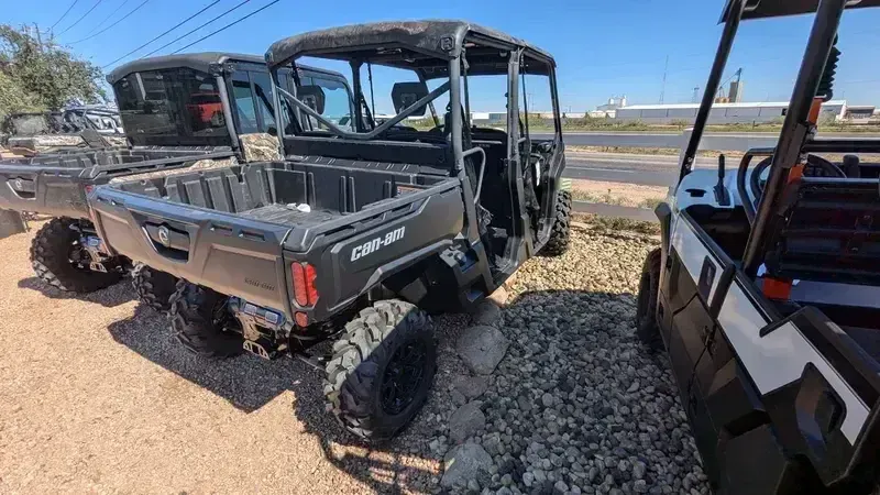 2025 Can-Am DEFENDER MAX DPS 64 HD10 STEALTH BLACKImage 3