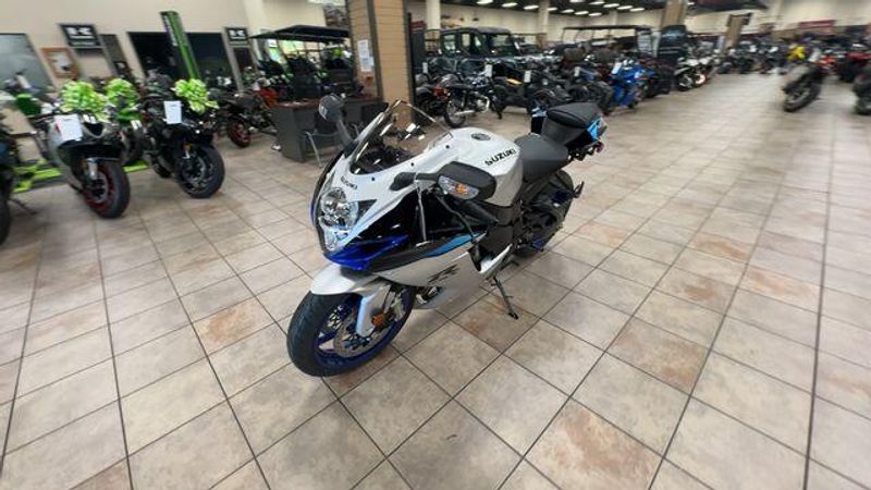 New 2026 Suzuki GSX-R600 Image 8