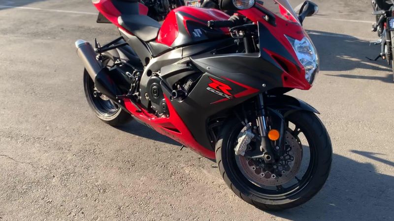 Used 2016 Suzuki GSX-R600L6 CA Image 8