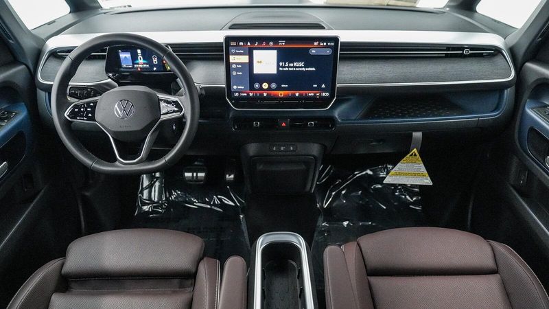 New 2025 Volkswagen ID. Buzz Image 13