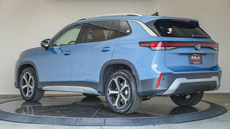 New 2025 Volkswagen Tiguan 2.0T SEImage 2