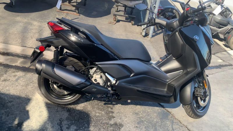 Used 2025 Yamaha Xmax Image 2