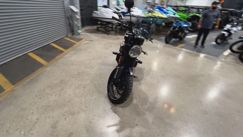 Used 2023 Husqvarna SVARTPILEN 401 Image 3