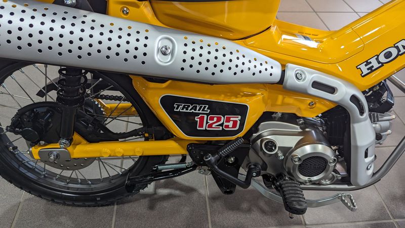 2024 Honda TRAIL 125 TURMERIC YELLOWImage 10