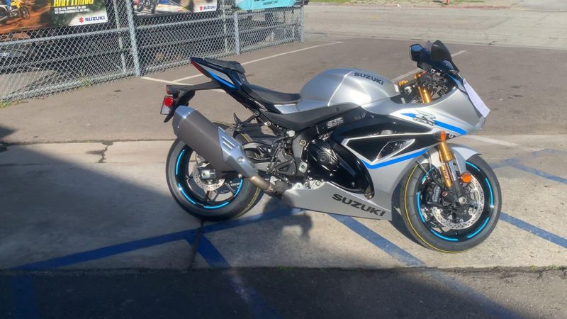 New 2025 Suzuki GSX-R1000R Image 2