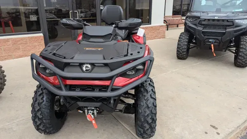 2025 Can-Am OUTLANDER MAX XT 1000R FIERY REDImage 12