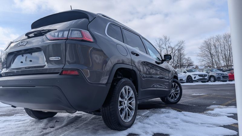 Used 2021 Jeep Cherokee Latitude PlusImage 5