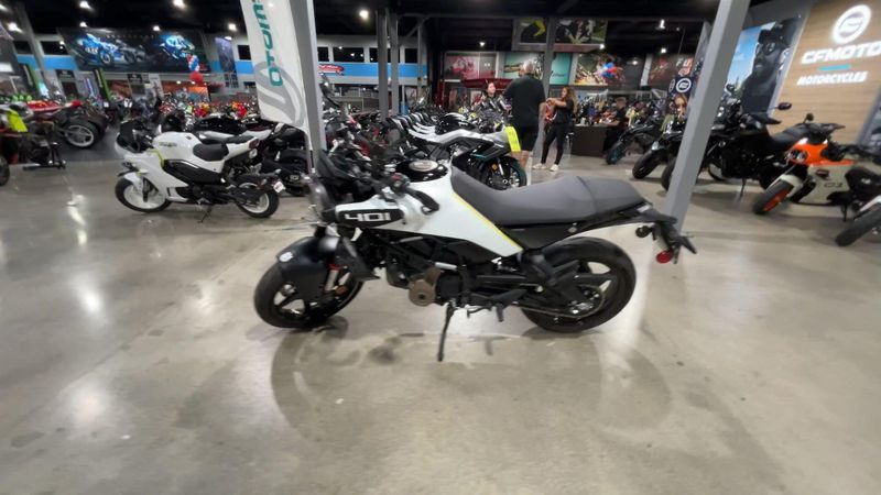 Used 2024 Husqvarna VITPILEN 401 Image 5