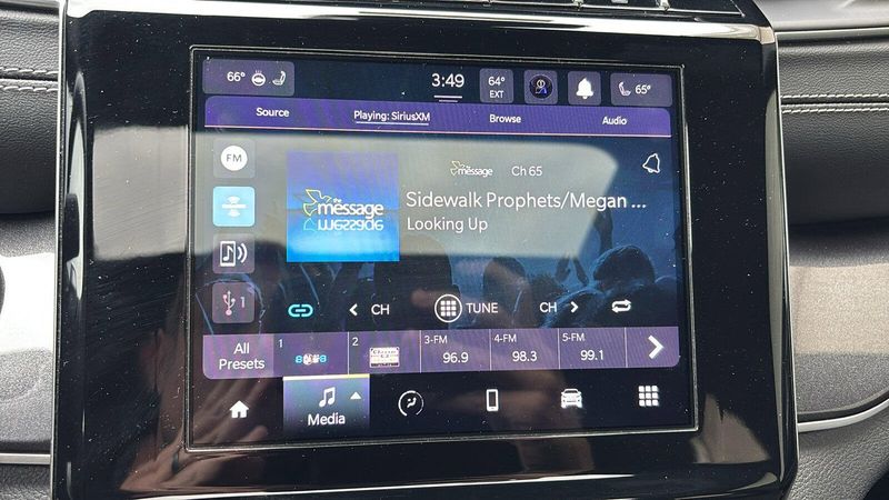Used 2023 Jeep Grand Cherokee AltitudeImage 13