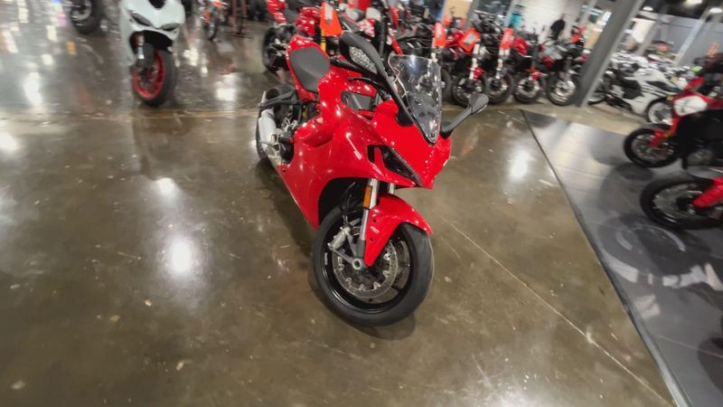 Used 2024 Ducati SUPERSPORT 950 Image 2