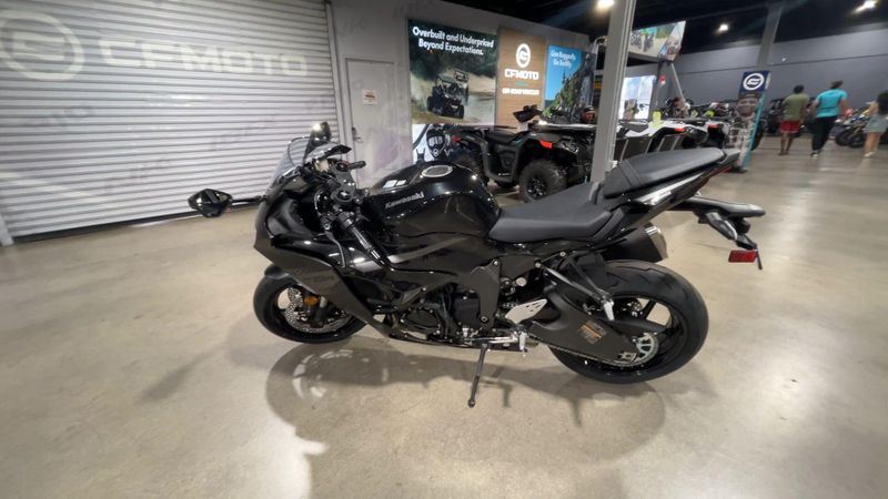 New 2027 Kawasaki NINJA ZX-6R ABS Image 5