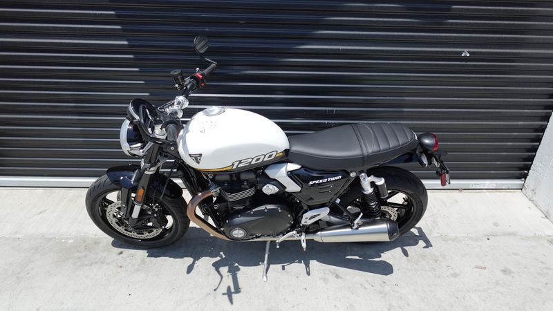 New 2025 Triumph Speed Twin 1200 