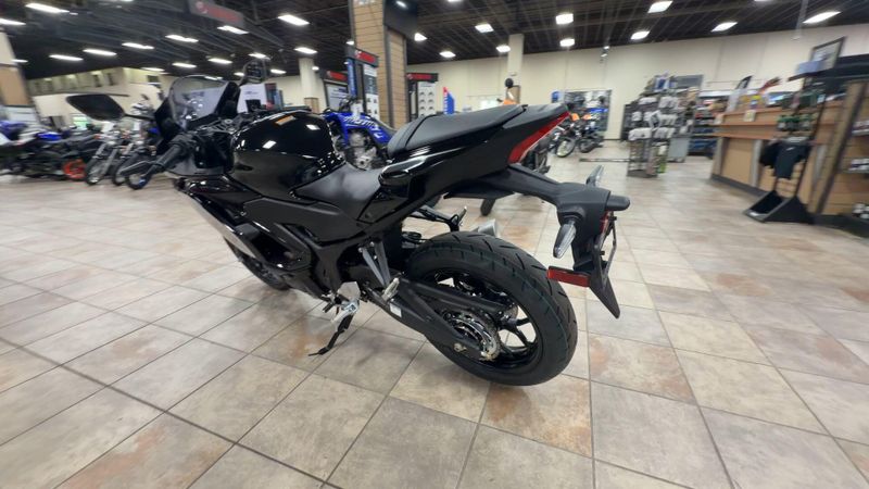 New 2026 Yamaha YZF-R3 ABS Image 7