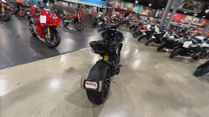 2024 Ducati DIAVEL V4 - DEMO Image 7