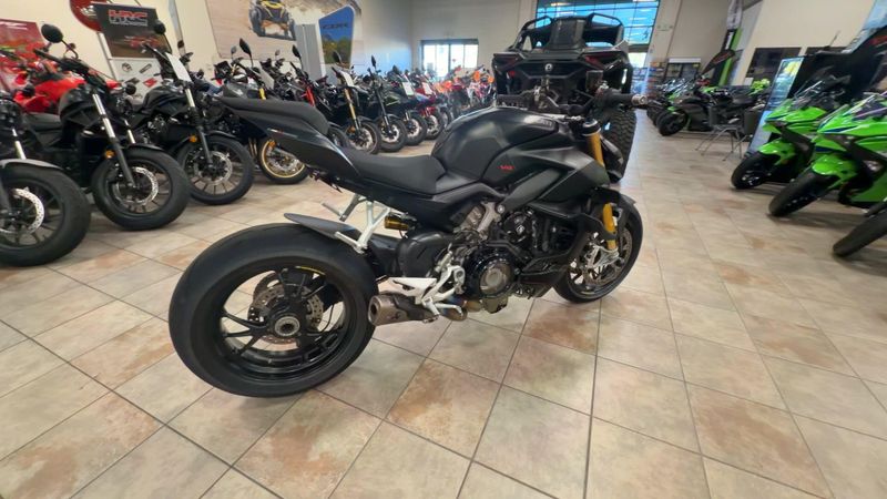 Used 2021 Ducati STREETFIGHTER V4S Image 9