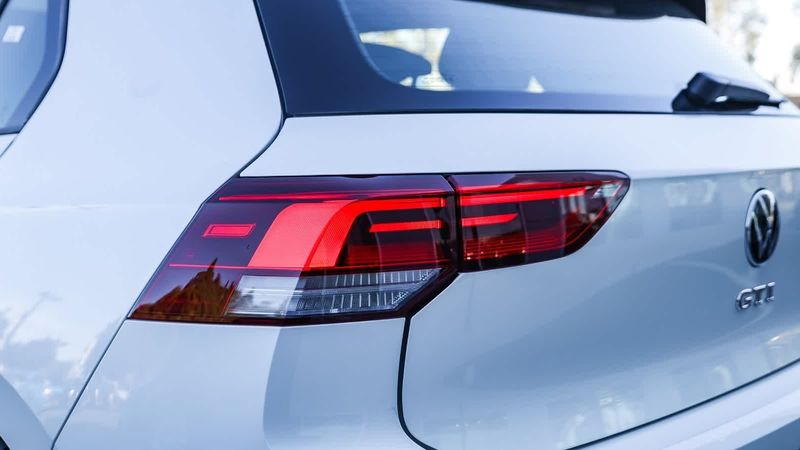 2024 Volkswagen Golf GTI SEImage 9