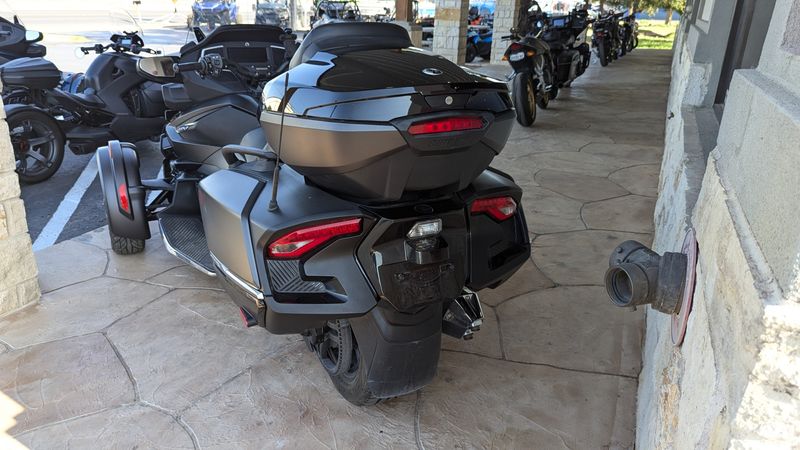 2022 Can-Am SPYDER BASEImage 6