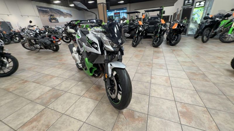 New 2024 Kawasaki Z7 HYBRID ABS Image 3
