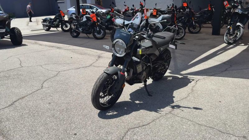 Used 2024 Husqvarna SVARTPILEN 401 Image 4