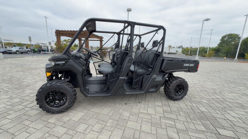 New 2026 Can-Am DEFENDER MAX DPS HD9 Image 6
