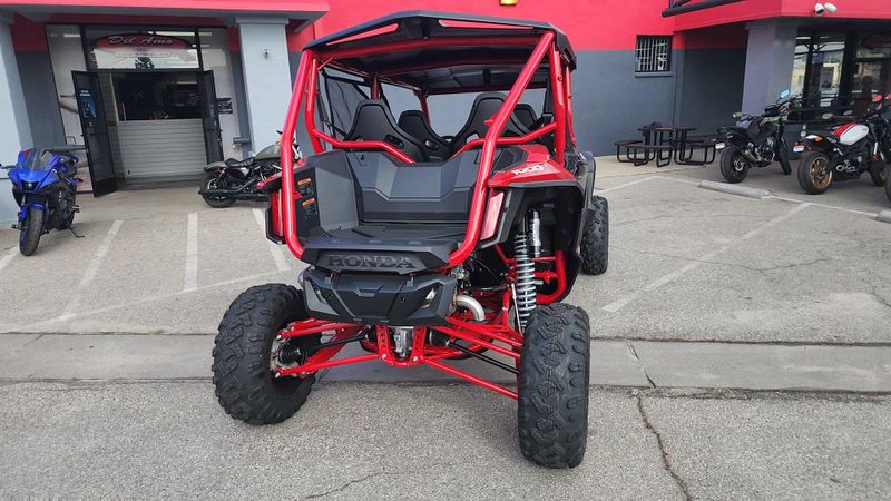 New 2025 Honda TALON1000R4 FOX LIVE VALVE Image 2