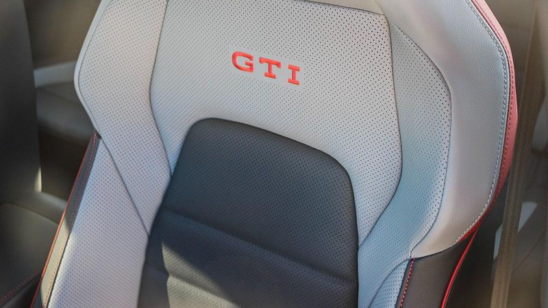 2024 Volkswagen Golf GTI AutobahnImage 26