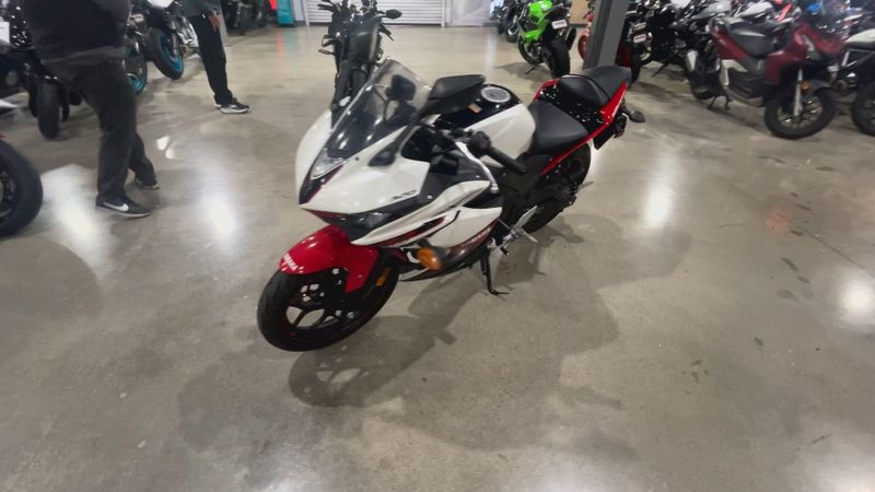Used 2016 Yamaha YZF R3 Image 8