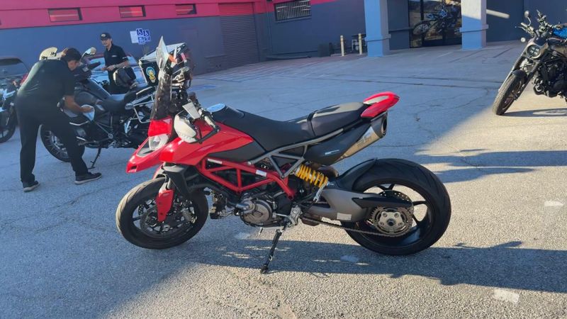 Used 2020 Ducati HYPERMOTARD 950 Image 6