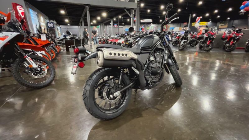 New 2025 Honda SCL500 Image 8