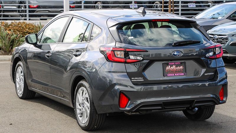 New 2025 Subaru Impreza BaseImage 2