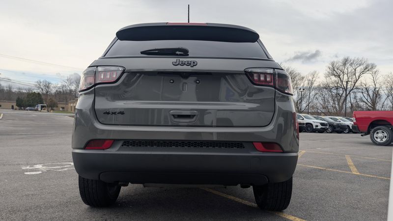 Used 2023 Jeep Compass AltitudeImage 6