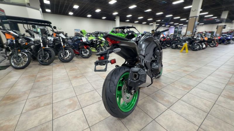 New 2026 Kawasaki Z1100 SE ABS Image 8