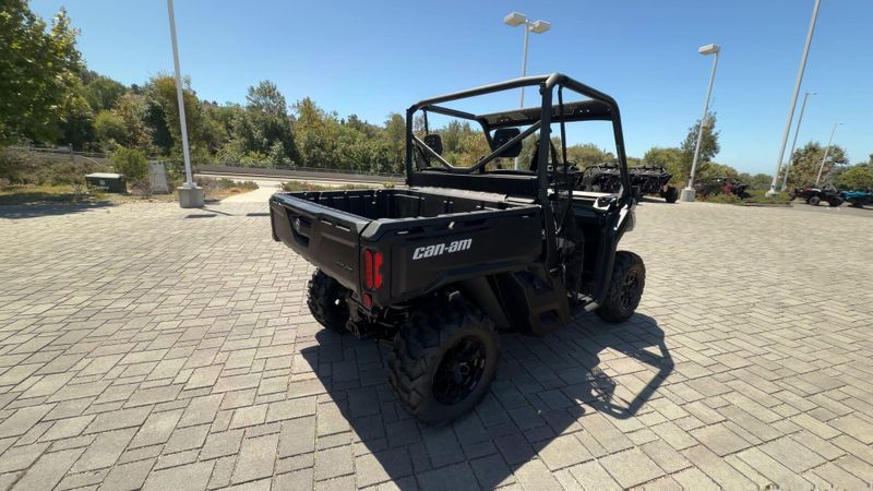 New 2026 Can-Am DEFENDER DPS HD9 Image 9