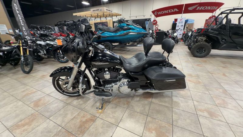 Used 2016 Harley-Davidson STREET GLIDE Image 6