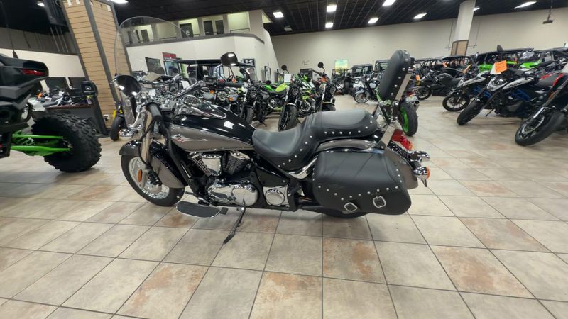 New 2026 Kawasaki VULCAN 900 CLASSIC LT Image 6